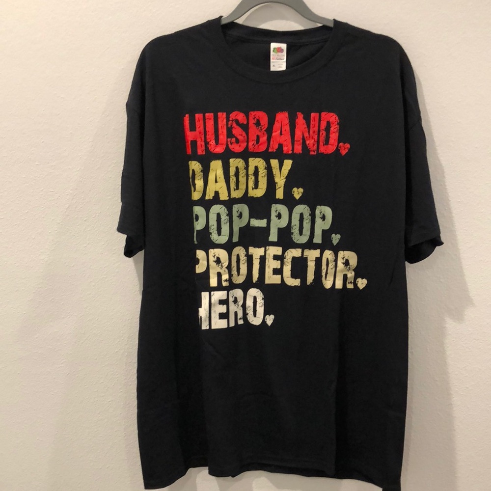 Men’s black graphic t-shirt